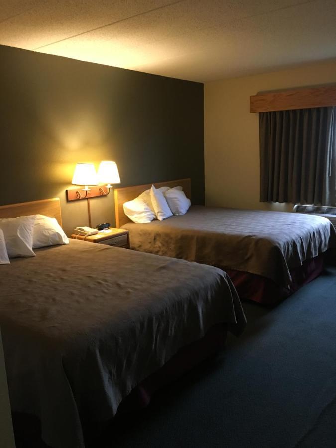 Moose Lake Lodge & Suites Eksteriør bilde