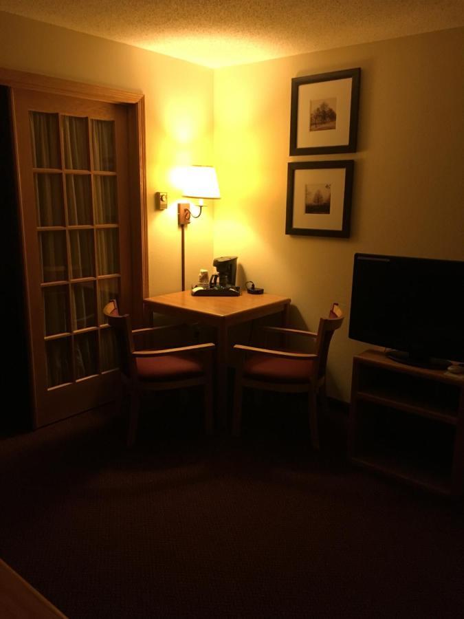 Moose Lake Lodge & Suites Eksteriør bilde