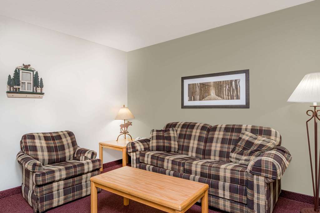 Moose Lake Lodge & Suites Rom bilde